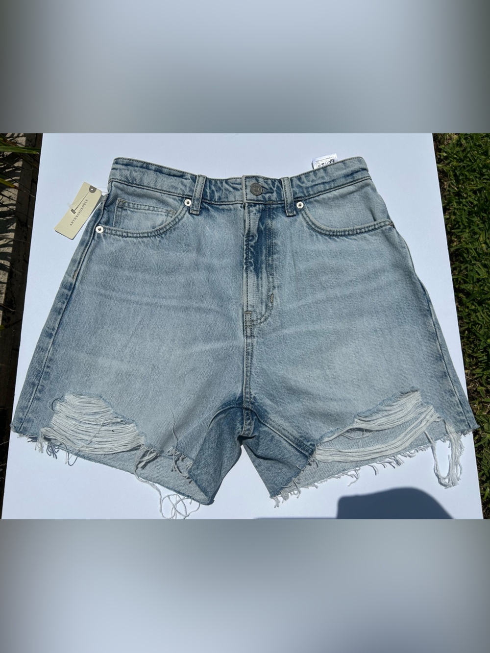 NWT🌷(27) Reformation Saige High-Rise Denim Shorts - Picture 2 of 13